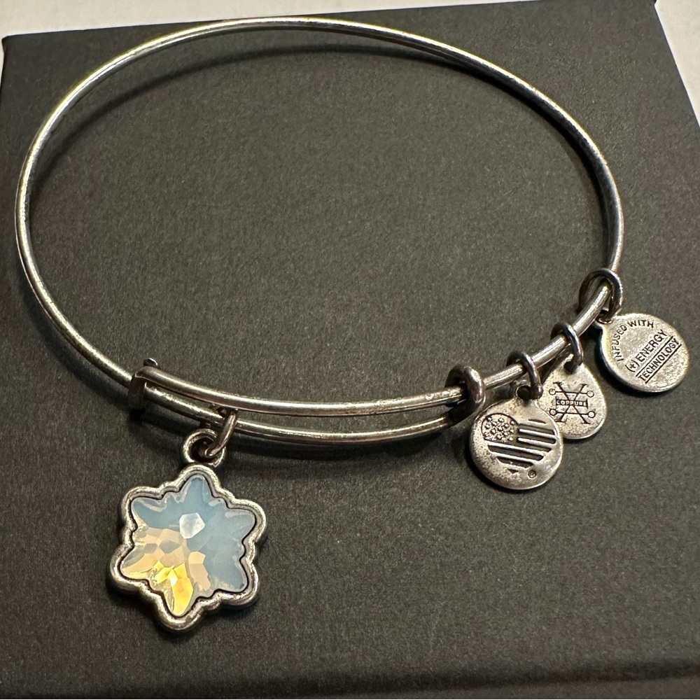 Alex and Ani Sparkle Snowflake Charm Expandable Bracelet